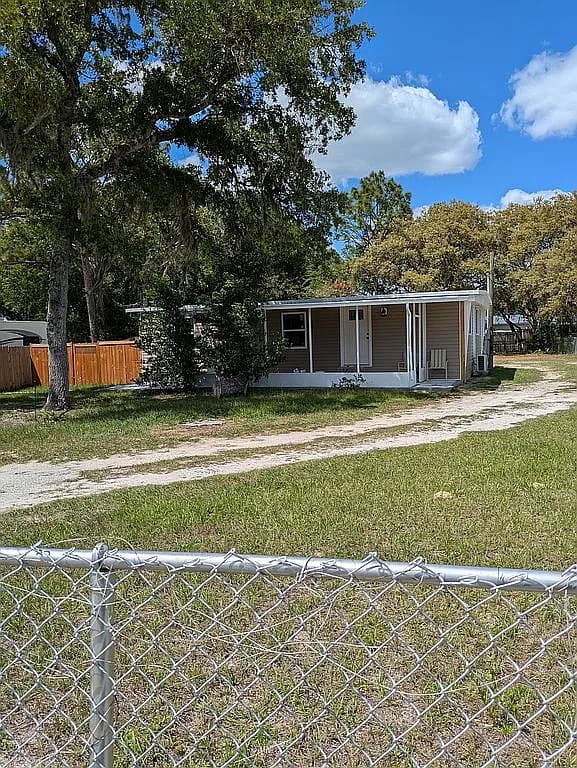 7311 W Brady Ln — exterior photo