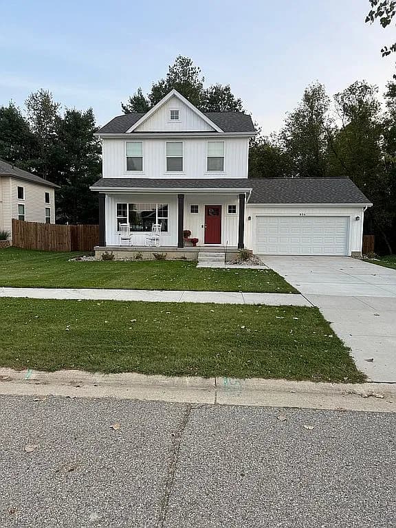 806 Starlight Way — exterior photo