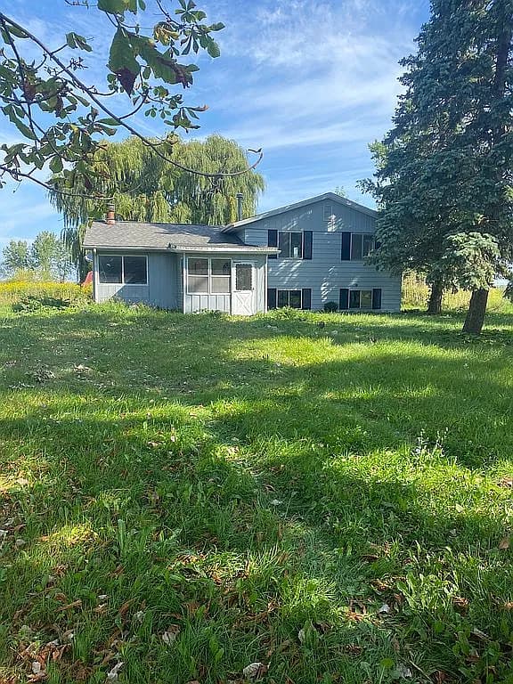 99 E Center Rd — exterior photo