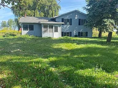 99 E Center Rd — exterior photo