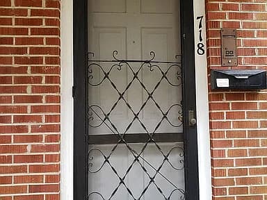718 Carol Marie Dr — exterior photo