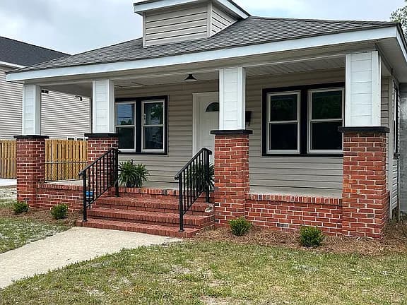 1109 S 9th St — exterior photo