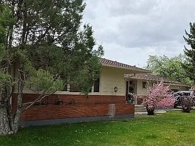 606 S Arizona St — exterior photo