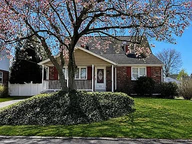 645 Brighton Ter — exterior photo