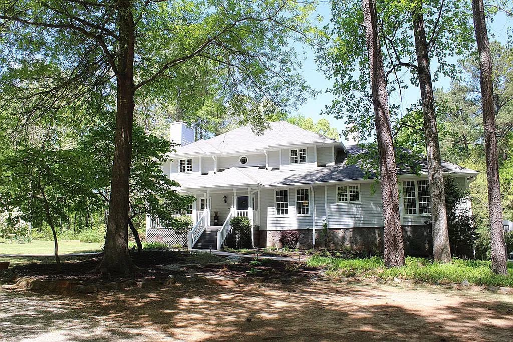 180 Farmer Dr — exterior photo