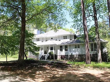 180 Farmer Dr — exterior photo