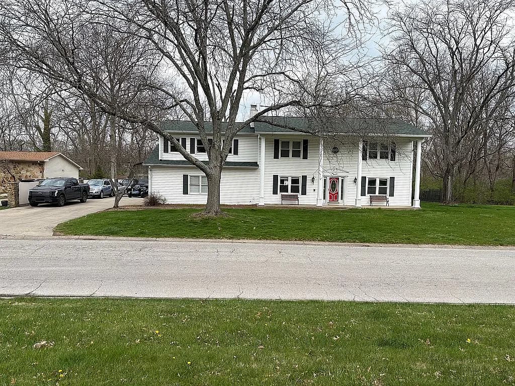 1000 Leisure Ln — exterior photo