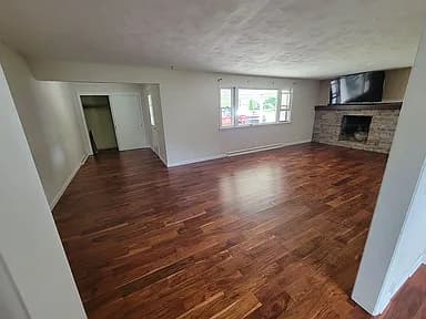 1008 Columbus Cir S — exterior photo