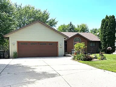 205 Wacker Dr — exterior photo