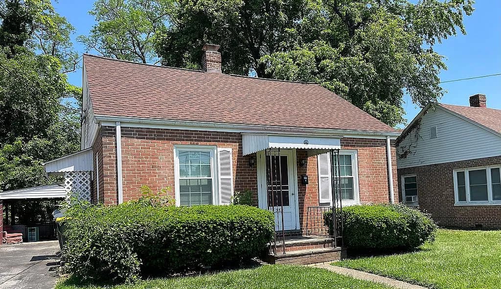 232 E Park Pl — exterior photo