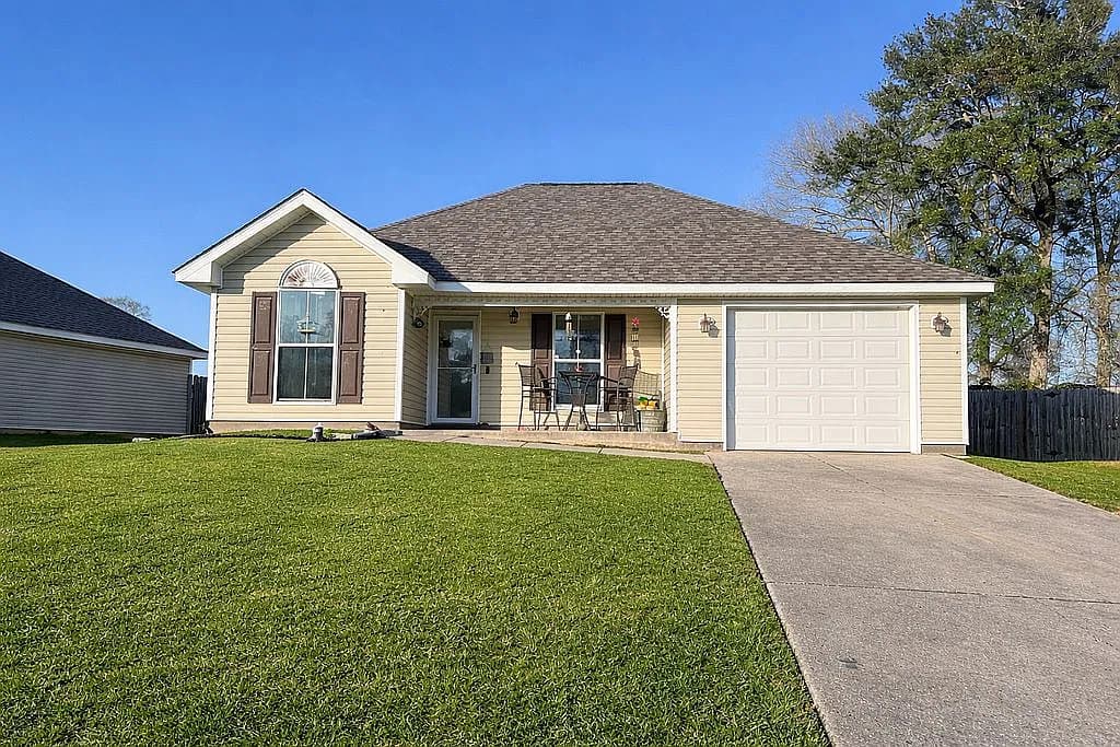 13470 McLeod Ct — exterior photo