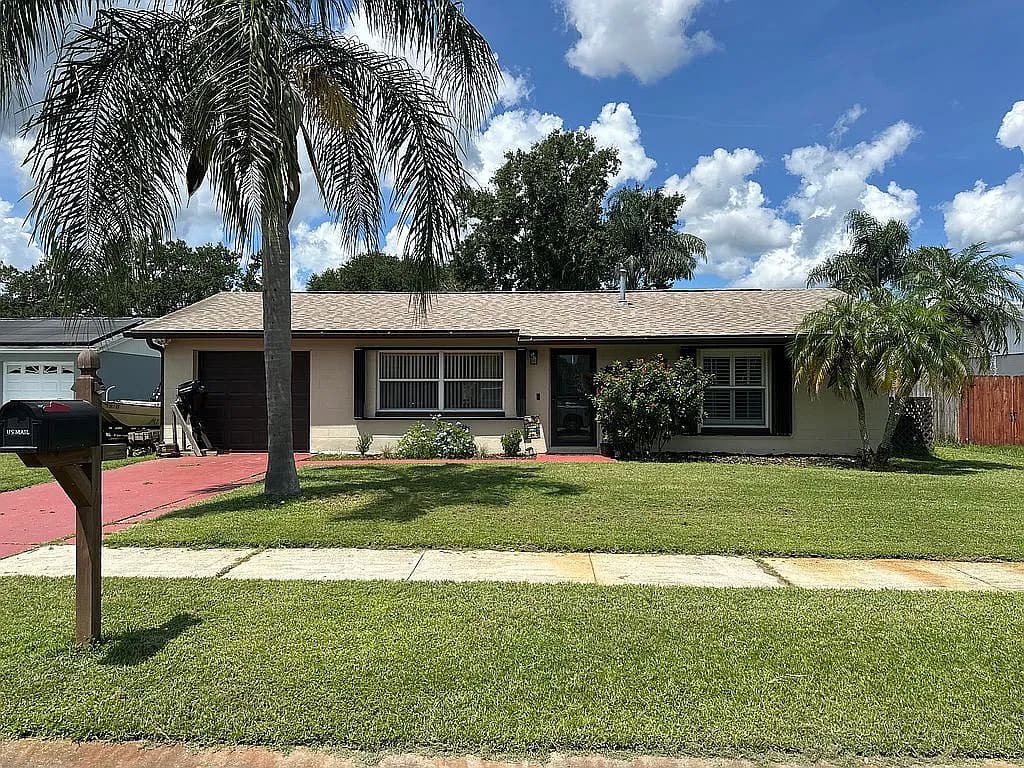 1530 E Powder Horn Rd — exterior photo