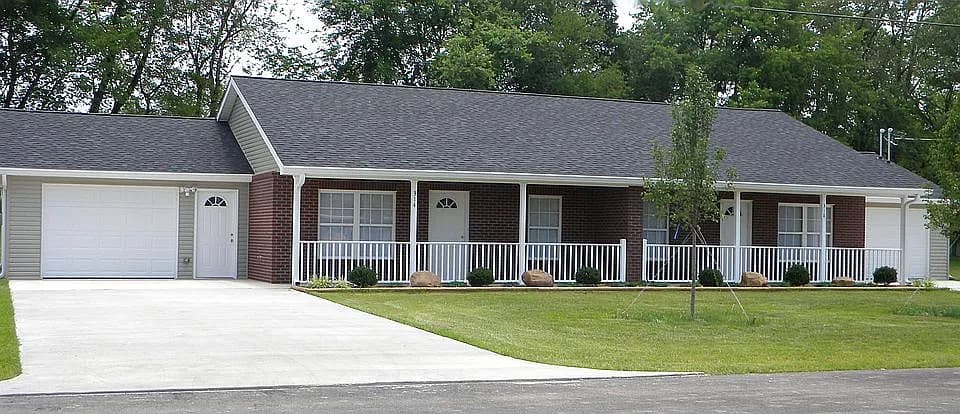 318 Woodstone Dr — exterior photo