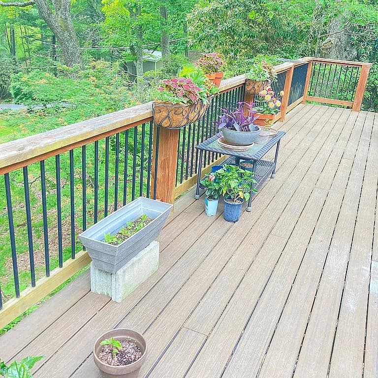357 Kalmia Ln — exterior photo