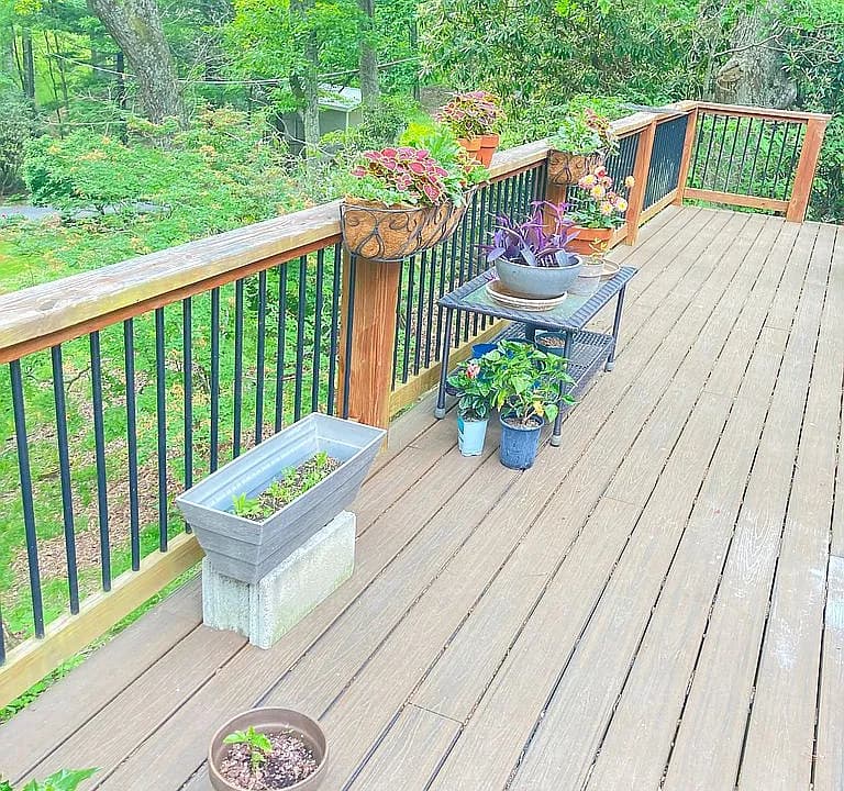 357 Kalmia Ln — exterior photo