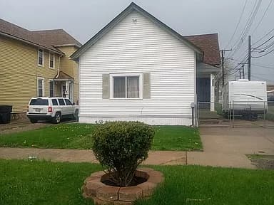 1934 McKinstry St — exterior photo