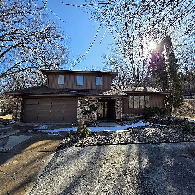 813 College Rd — exterior photo