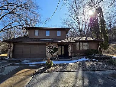 813 College Rd — exterior photo