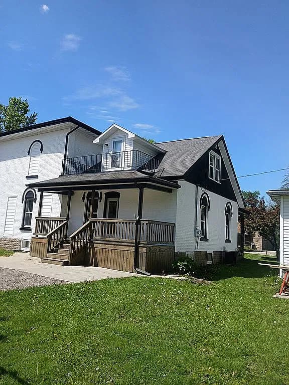 232 N Franklin St — exterior photo