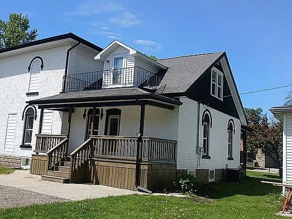 232 N Franklin St — exterior photo