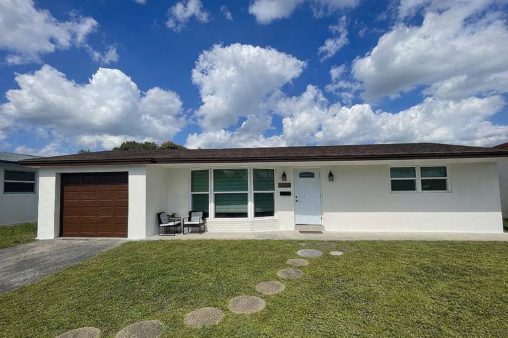 7833 Tropicana St — exterior photo