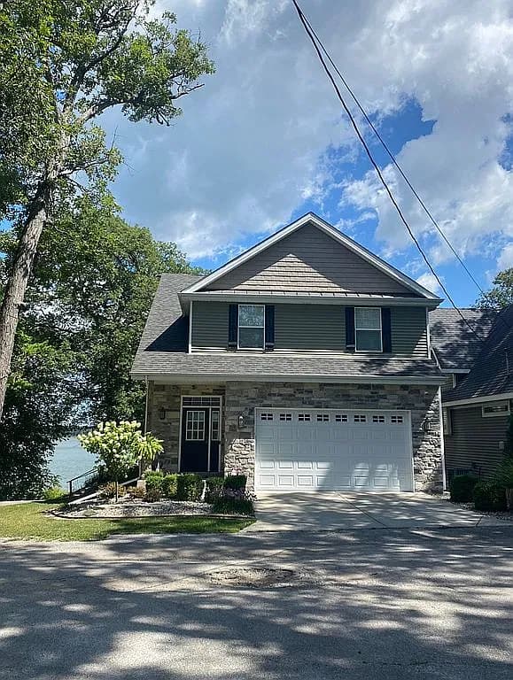 13701 Lauerman St Unit 18 — exterior photo
