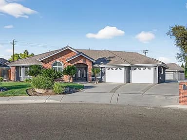 3013 Hillcrest Ct — exterior photo