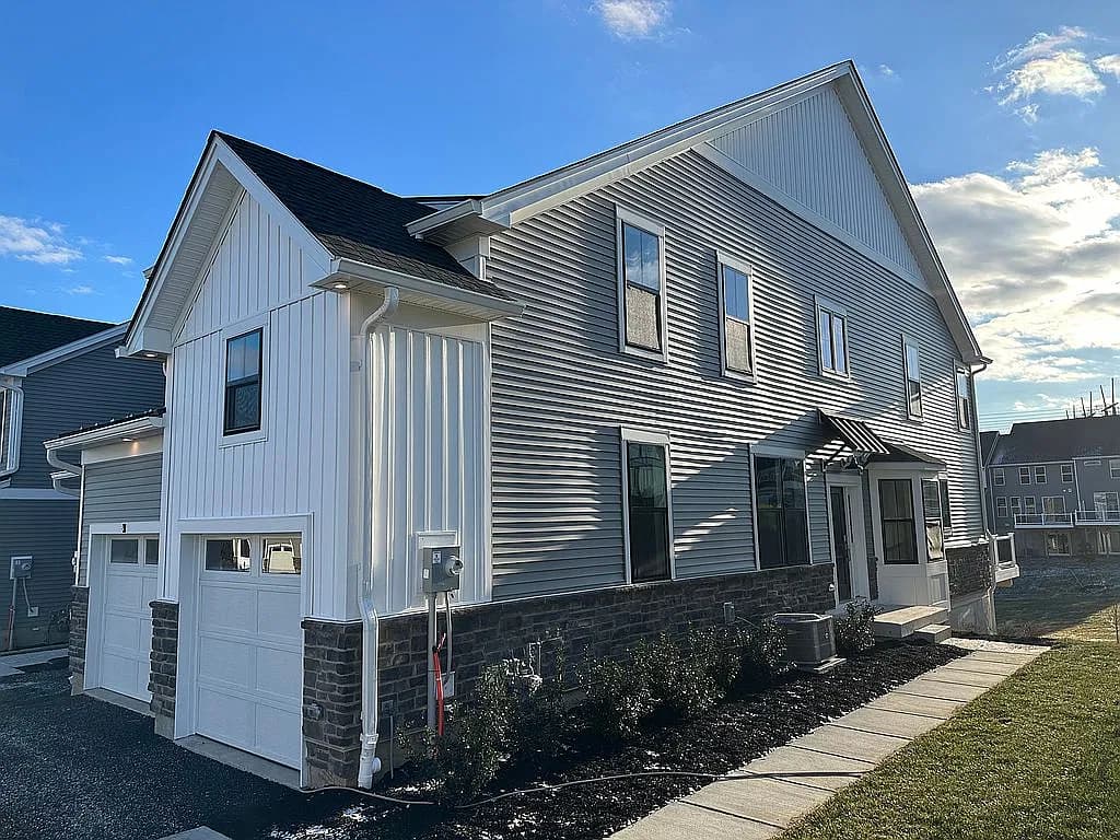 8 Tamarack Cir — exterior photo