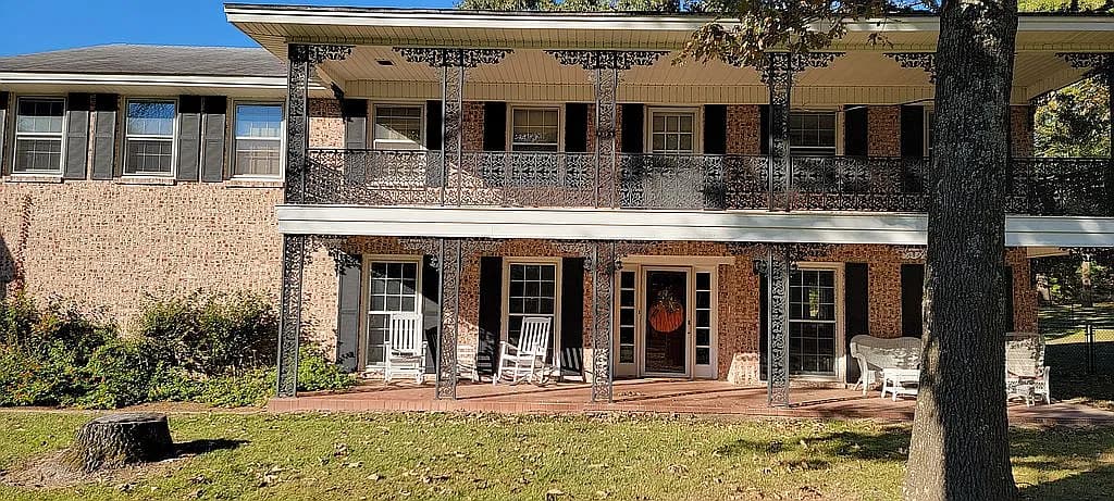 1127 Dawn Dr — exterior photo