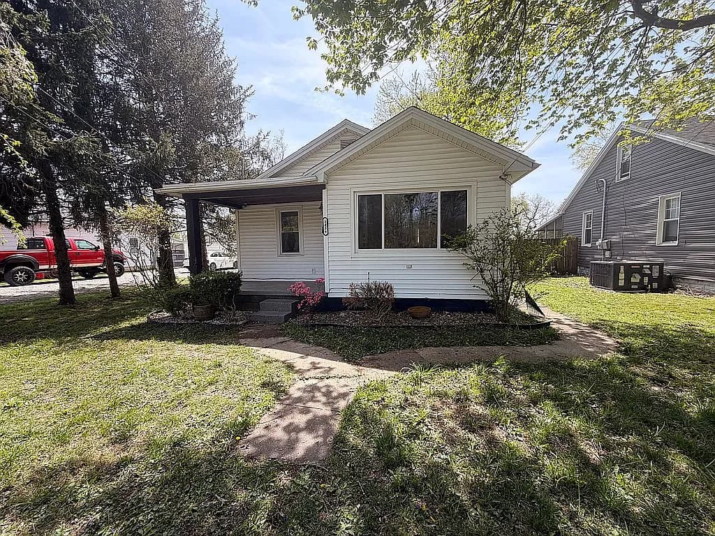 1434 Huber Ave — exterior photo