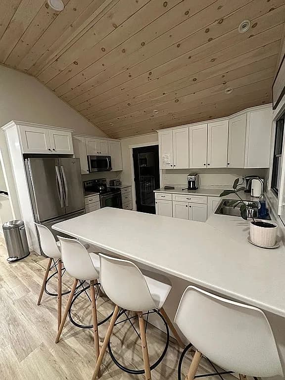 242 Williams Rd — exterior photo