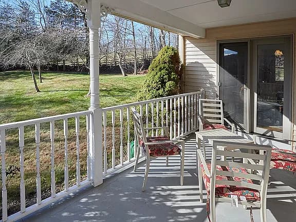 5 Bens Way — exterior photo