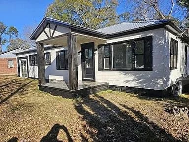360 N Lewis St — exterior photo