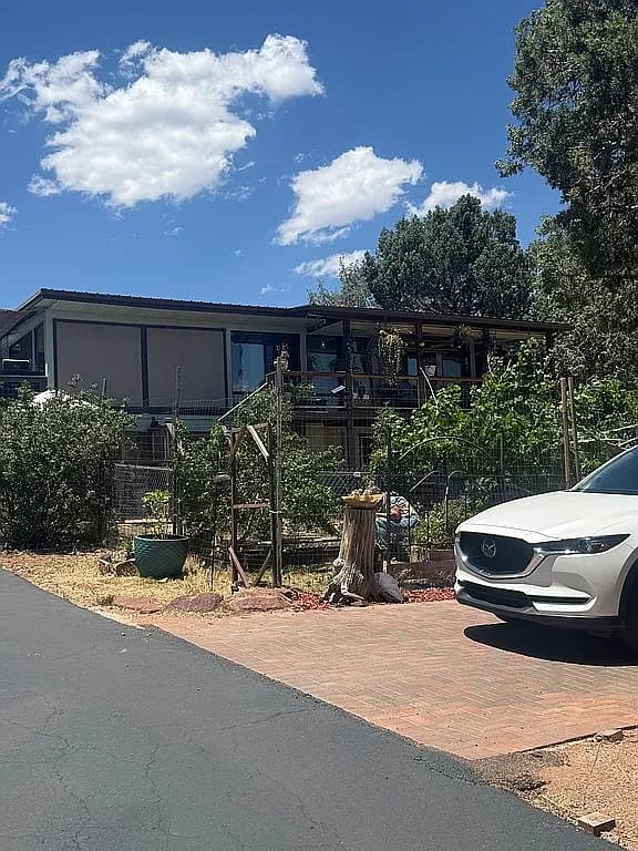502 N Bobby Jones Dr — exterior photo