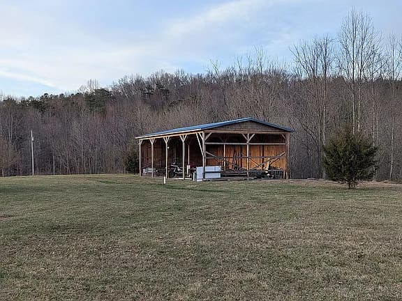 137 Cowboy Ln — exterior photo