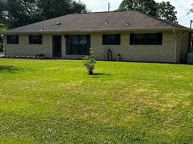 37233 Miller Rd — exterior photo