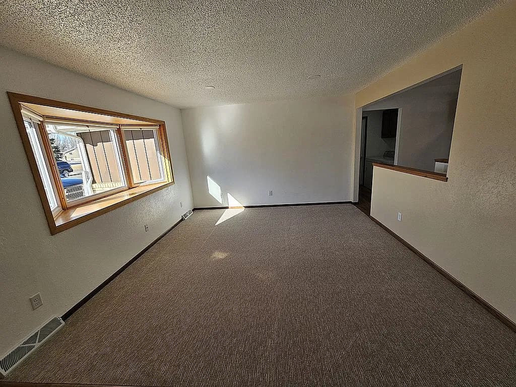 402 Tulsa Dr — exterior photo
