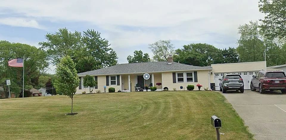 53 Ford Ave — exterior photo