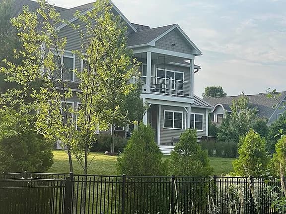 451 Golf Course Rd — exterior photo