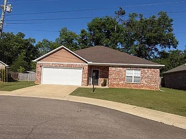 110 N Magnolia Pl — exterior photo