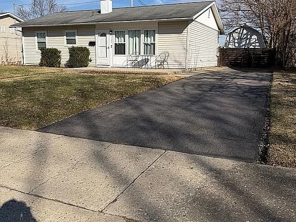 129 Sheelin Rd — exterior photo