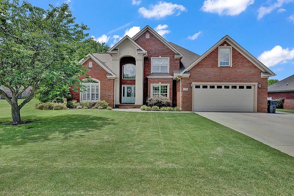 180 Derby Dr — exterior photo