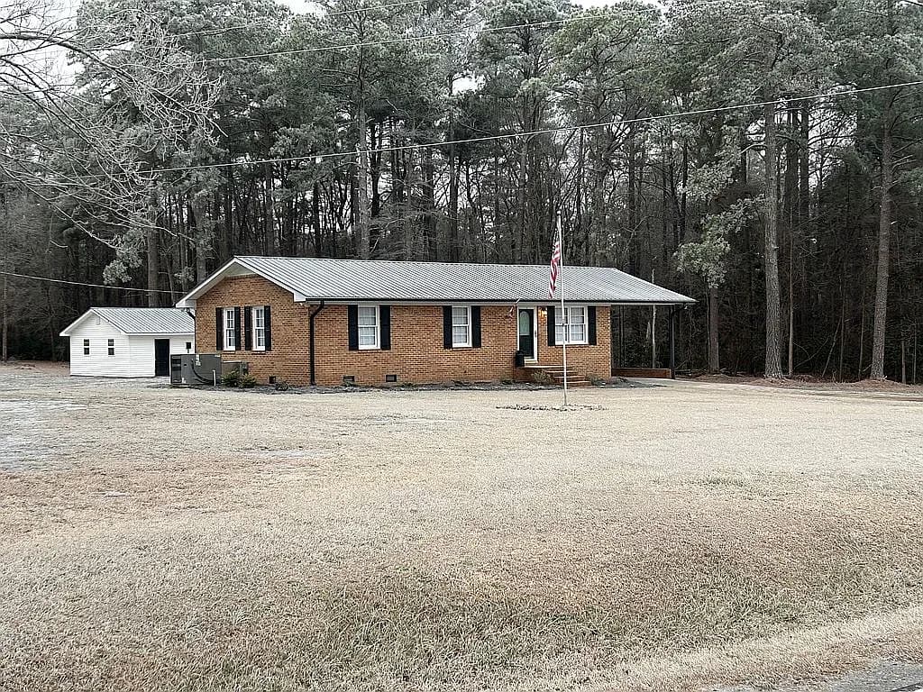 608 Boyd Lake Rd — exterior photo