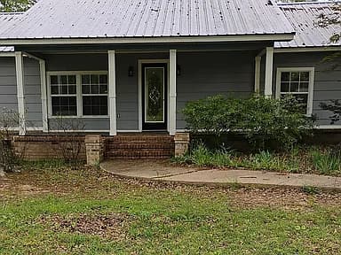 196 Houston St — exterior photo