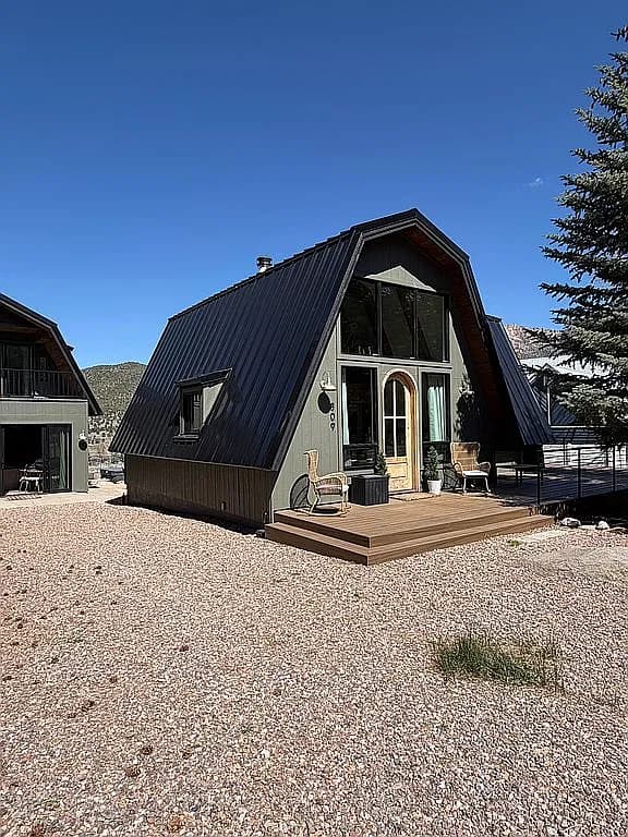 809 Mountain View Dr — exterior photo