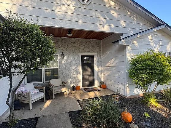 124 N Sunset Dr — exterior photo