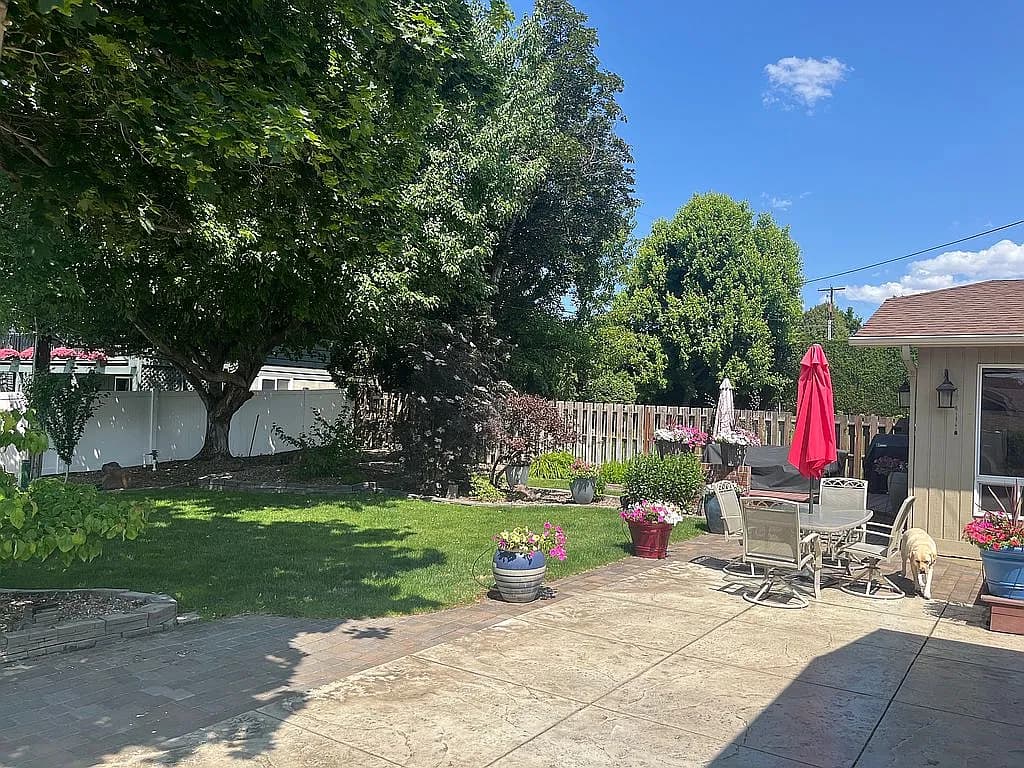 602 Follow Through Dr — exterior photo