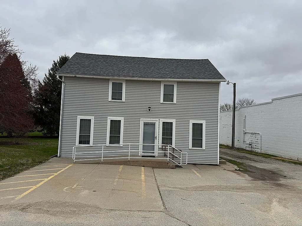 4427 V St — exterior photo