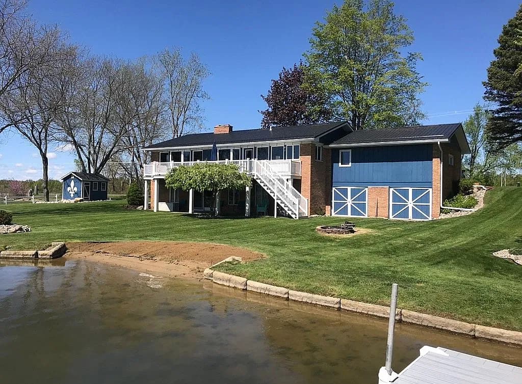 4855 Mohican Trl — exterior photo