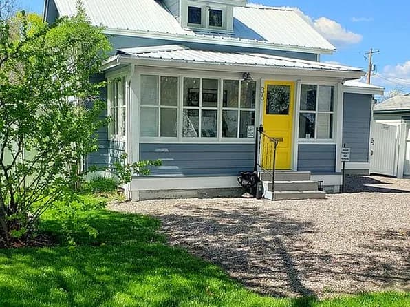 36 9th Ave W — exterior photo